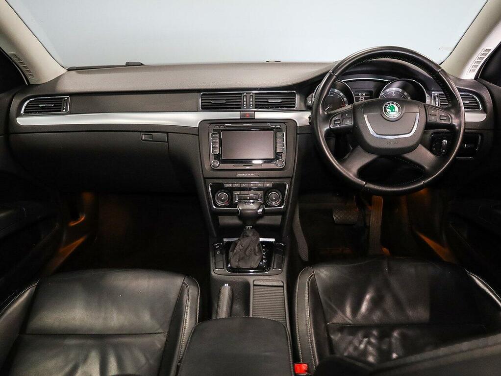 Skoda Superb 2.0 Se Tdi Silver #12