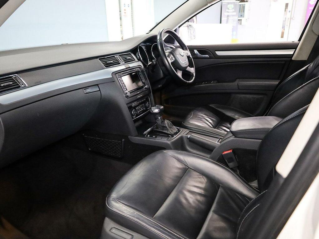 Skoda Superb 2.0 Se Tdi Silver #11