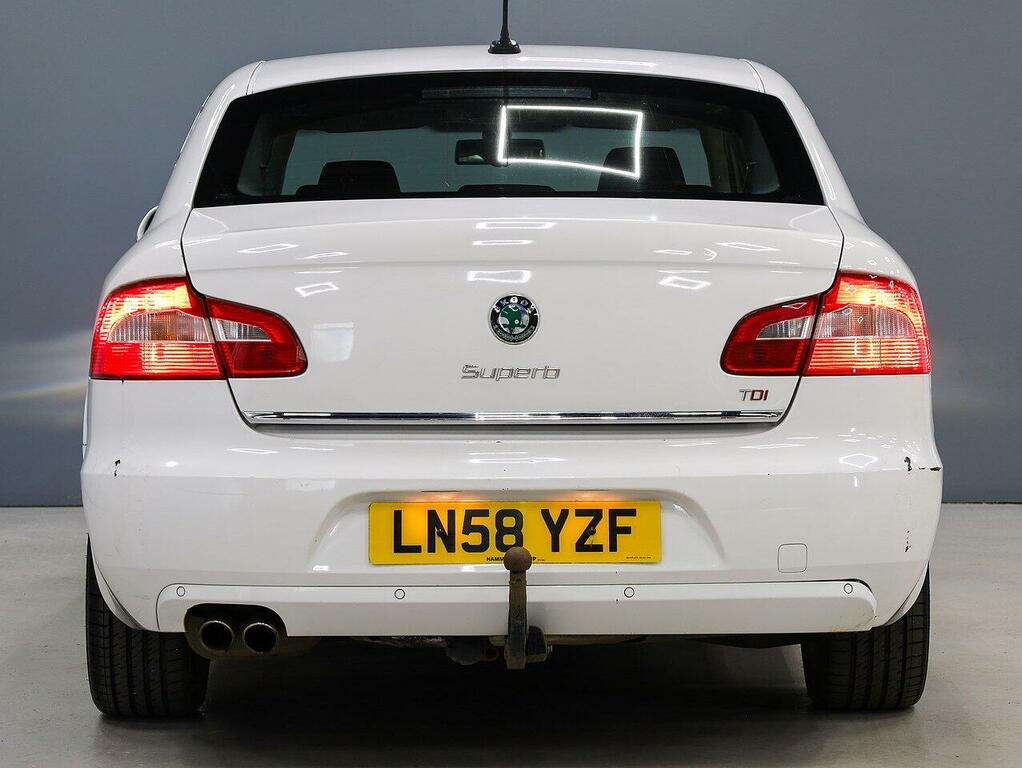 Skoda Superb 2.0 Se Tdi Silver #8