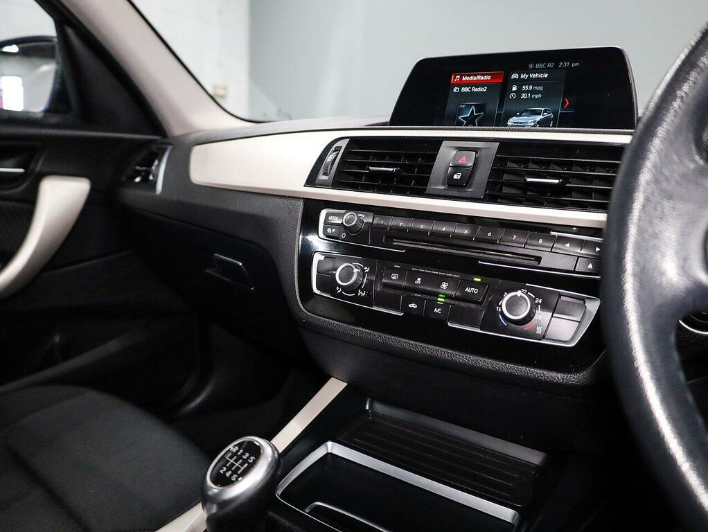 BMW 1 Series 116D Se Business Hatchback FL19MHX Grey #5
