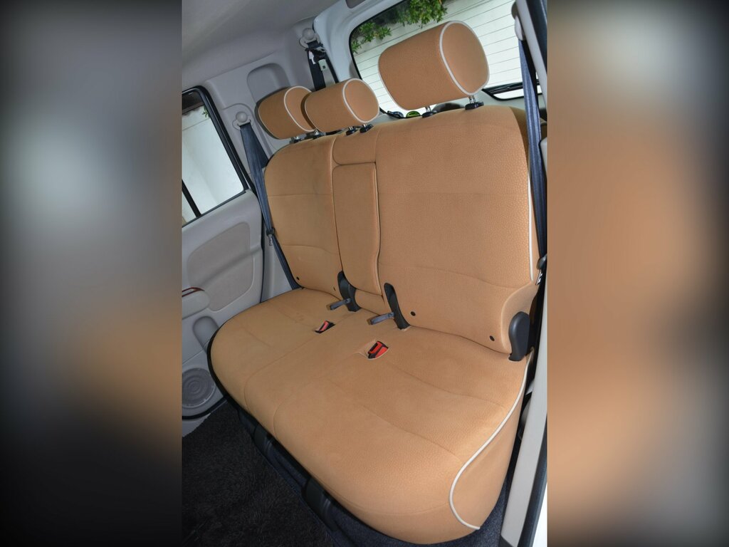 Nissan Cube Hatchback Brown #29