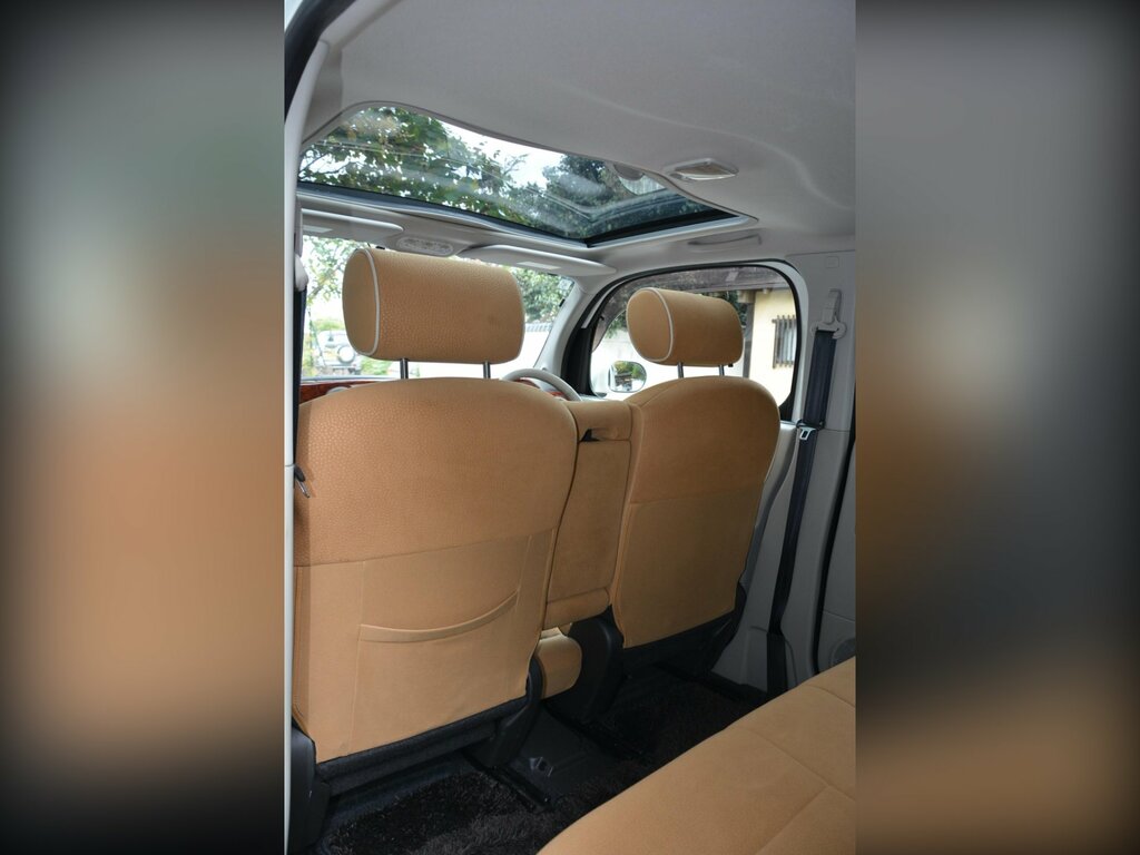 Nissan Cube Hatchback Brown #28