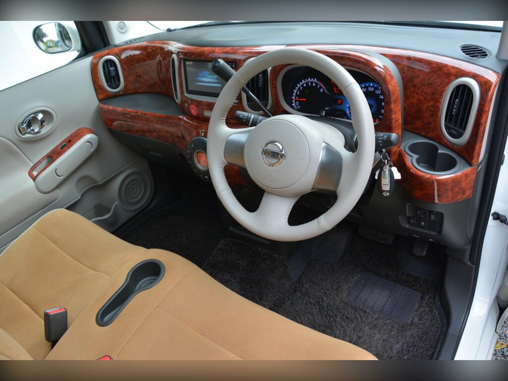 Nissan Cube Hatchback Brown #2