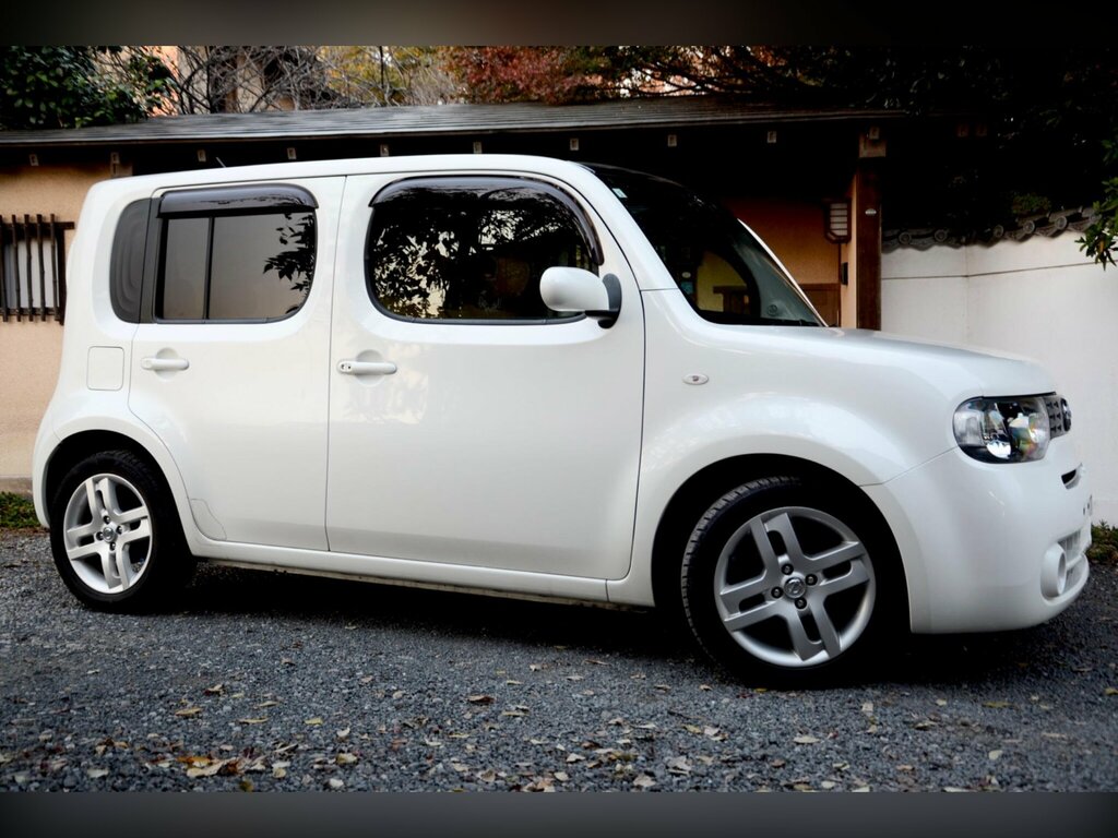 Nissan Cube Hatchback Brown #4
