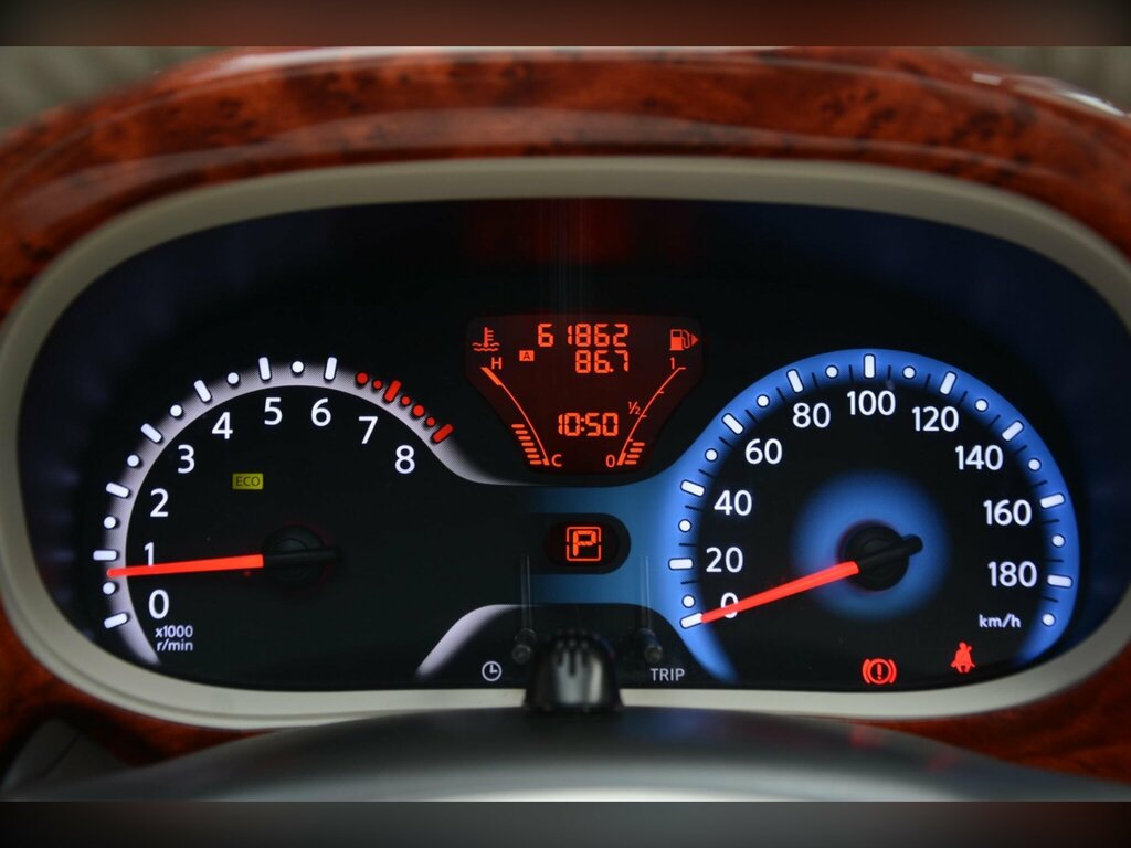 Nissan Cube Hatchback Brown #36