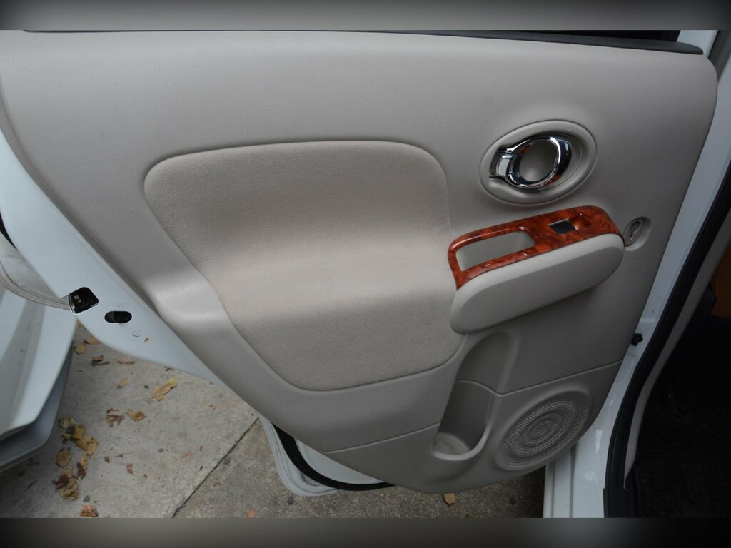 Nissan Cube Hatchback Brown #30