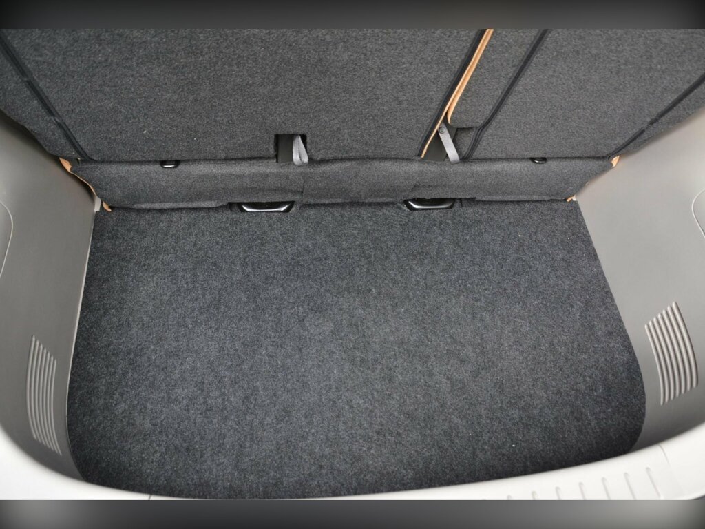 Nissan Cube Hatchback Brown #32