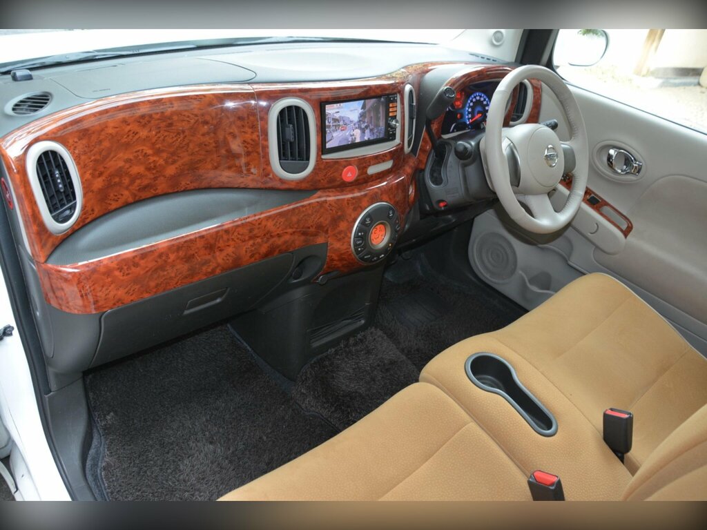 Nissan Cube Hatchback Brown #24