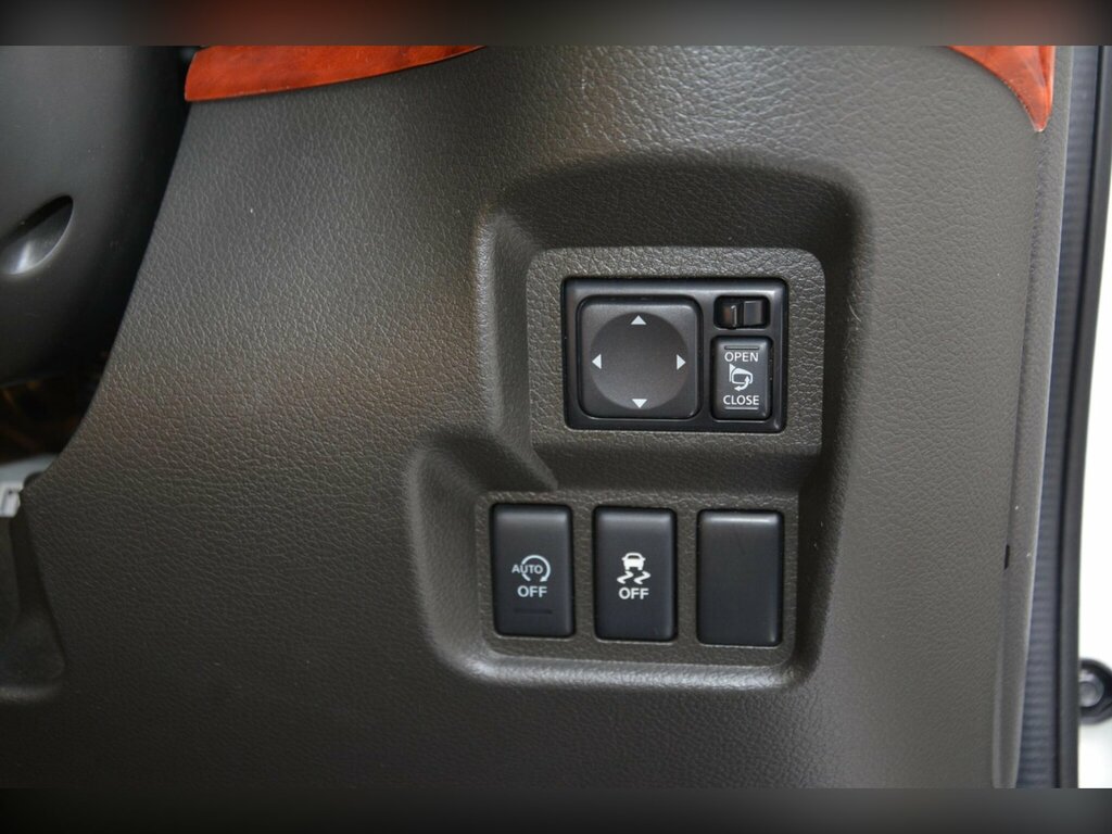 Nissan Cube Hatchback Brown #39