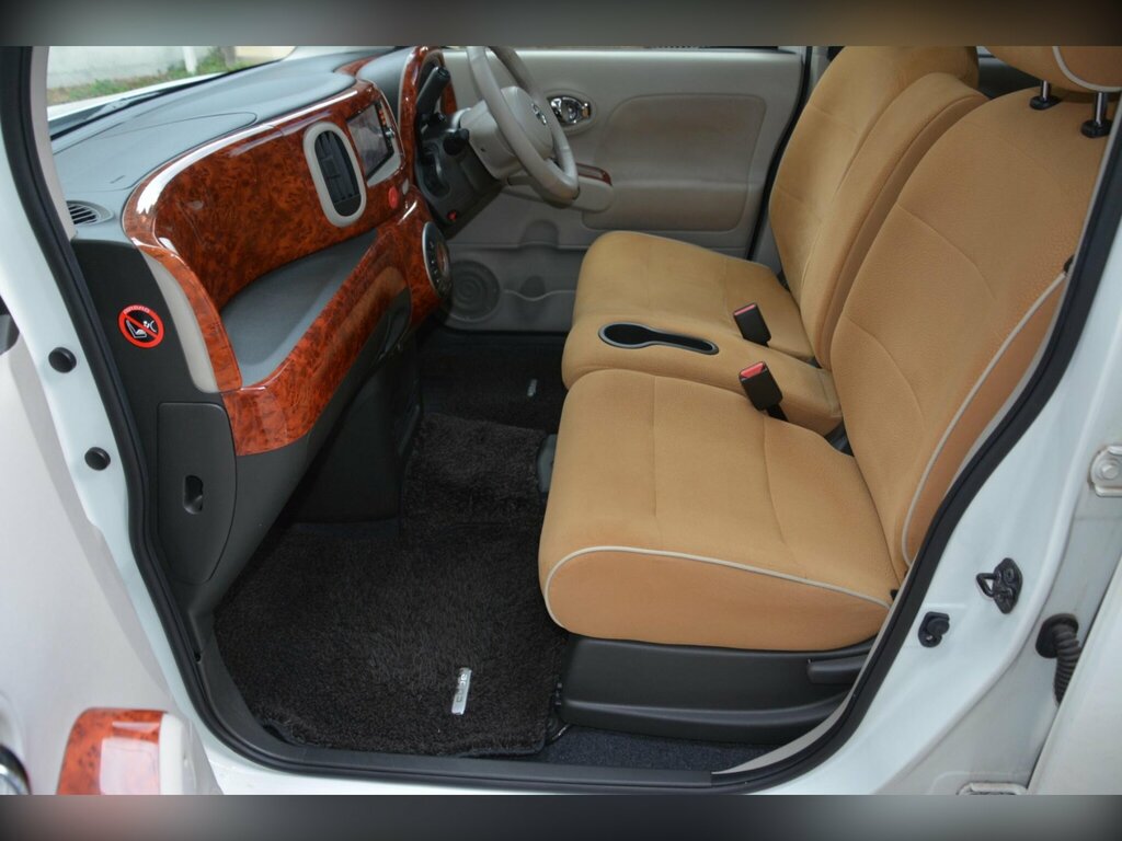 Nissan Cube Hatchback Brown #25