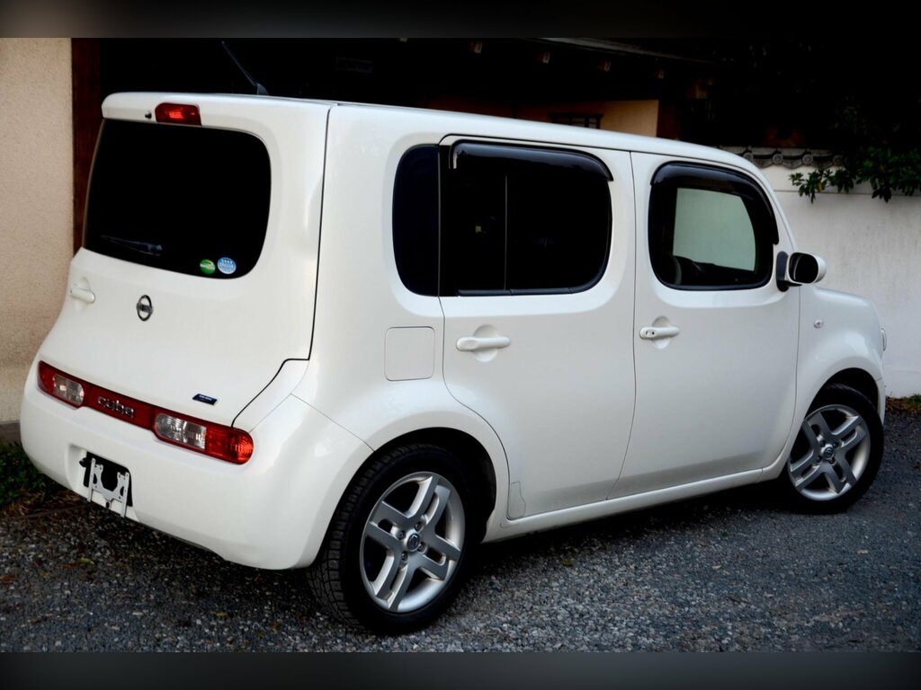 Nissan Cube Hatchback Brown #7