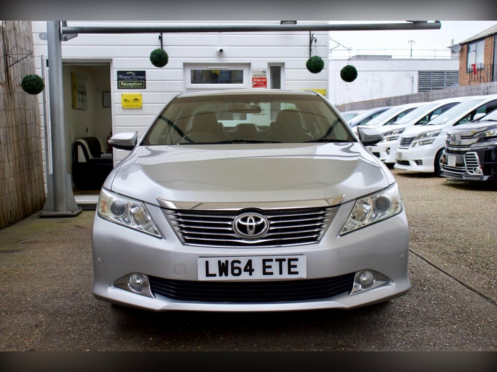 Toyota Camry Excel White #4