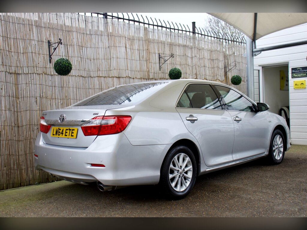 Toyota Camry Excel White #7