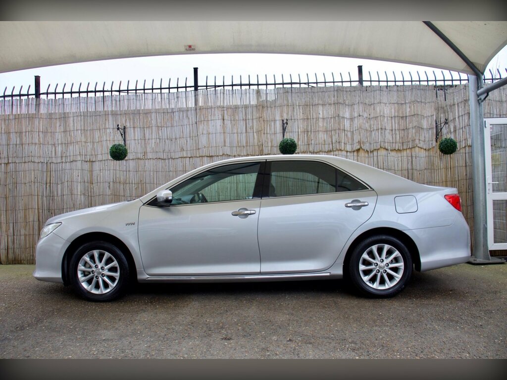Toyota Camry Excel White #3
