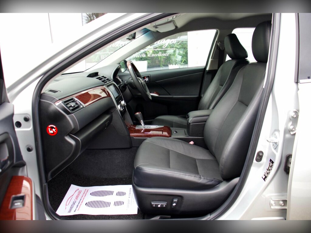 Toyota Camry Excel White #24