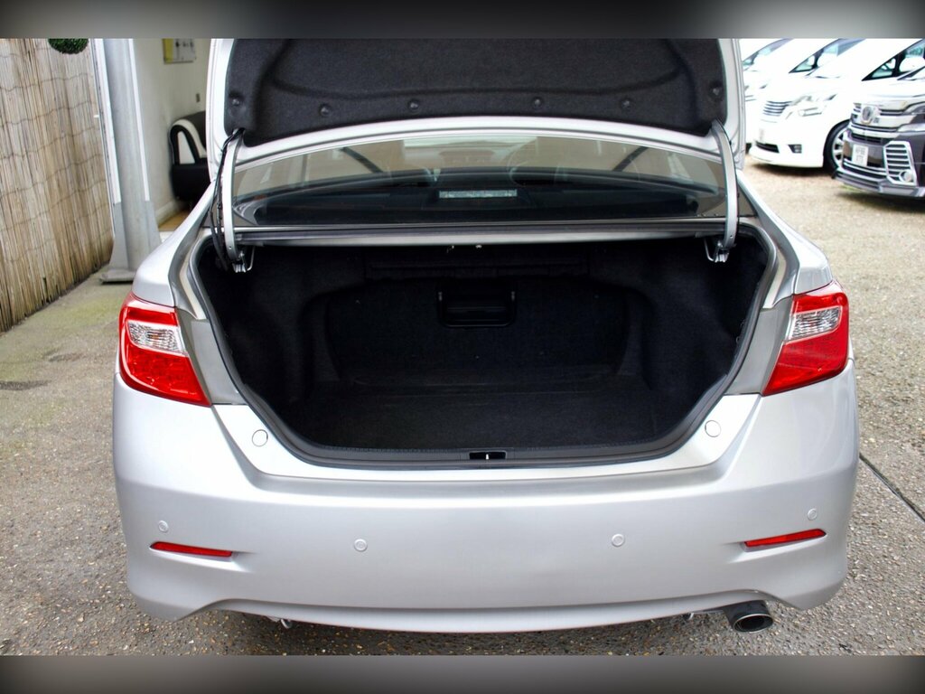 Toyota Camry Excel White #9