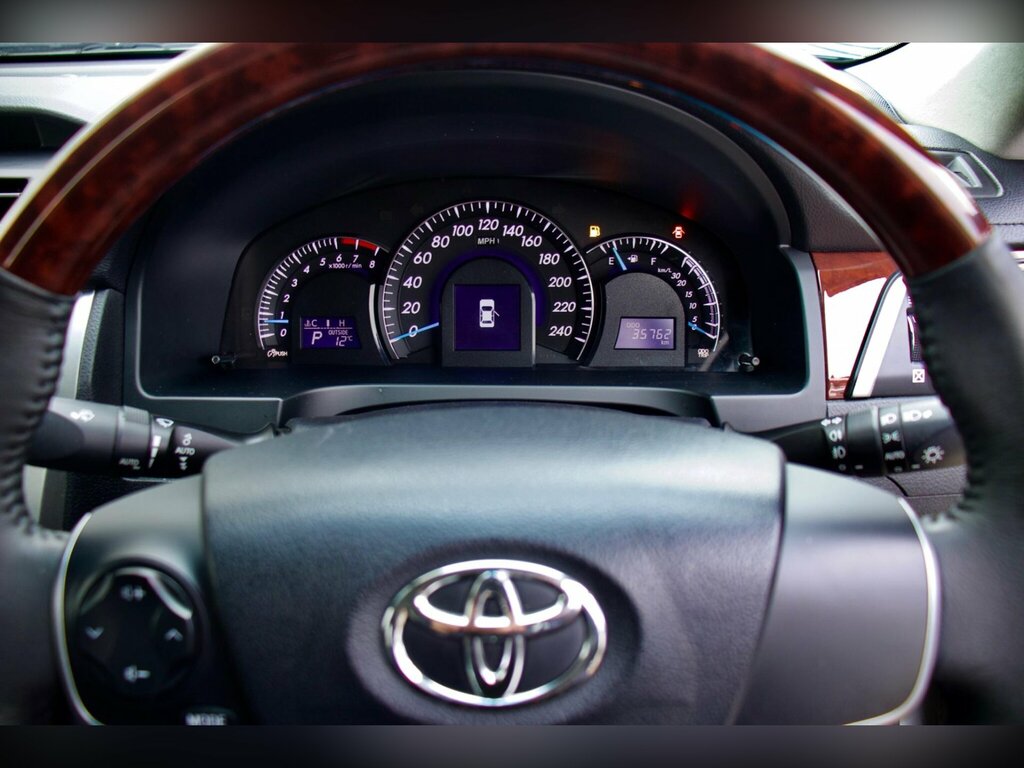 Toyota Camry Excel White #20