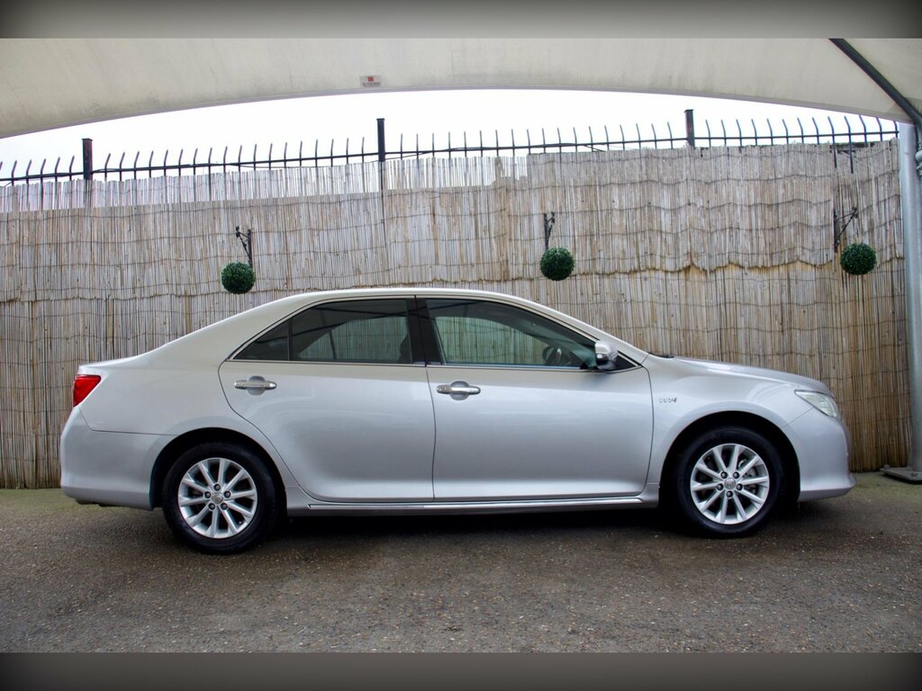 Toyota Camry Excel White #6