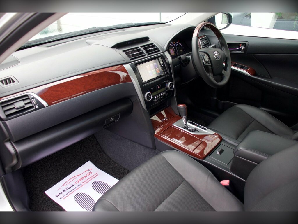 Toyota Camry Excel White #25