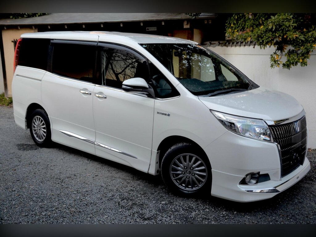 Toyota  1.8 Hybrid Gi Edition-modellista Styling KH15ECZ White #3