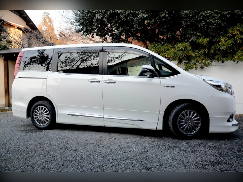 Toyota  1.8 Hybrid Gi Edition-modellista Styling KH15ECZ White #5
