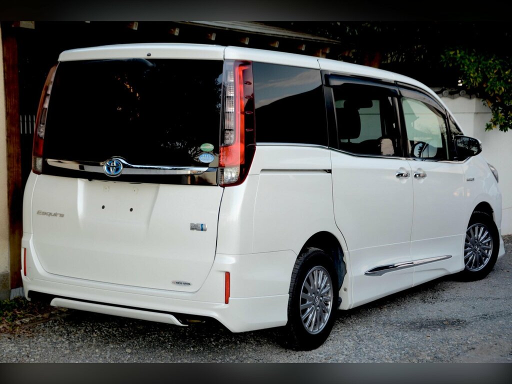Toyota  1.8 Hybrid Gi Edition-modellista Styling KH15ECZ White #6