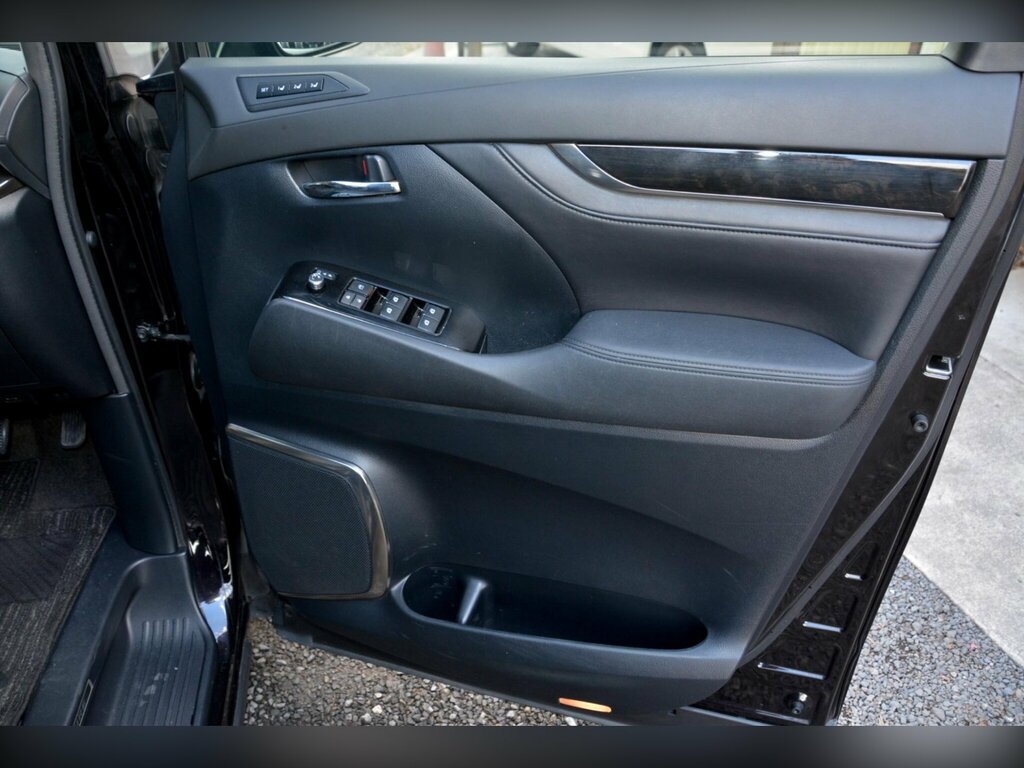 Toyota Vellfire Hybrid Black #26