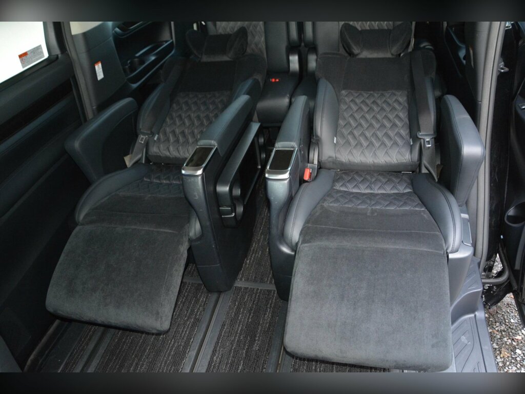 Toyota Vellfire Hybrid Black #38