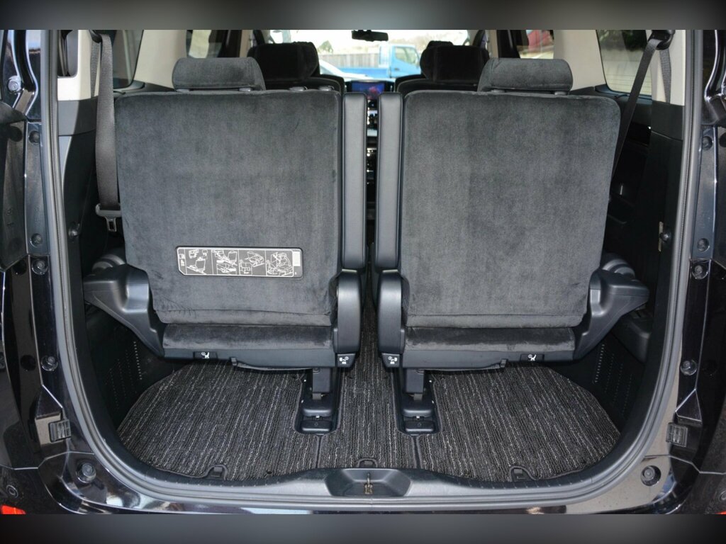 Toyota Vellfire Hybrid Black #41