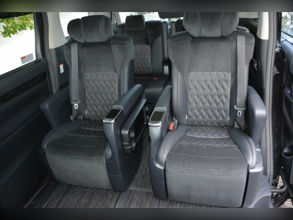 Toyota Vellfire Hybrid Black #39