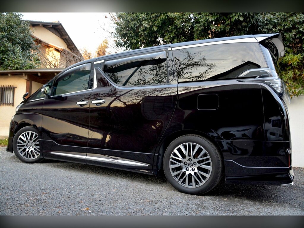 Toyota Vellfire Hybrid Black #15