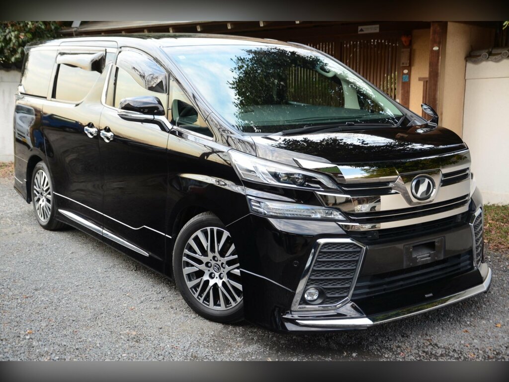 Toyota Vellfire Hybrid Black #1