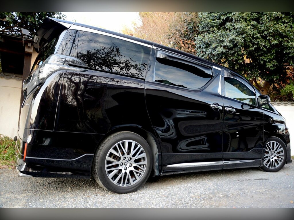 Toyota Vellfire Hybrid Black #9