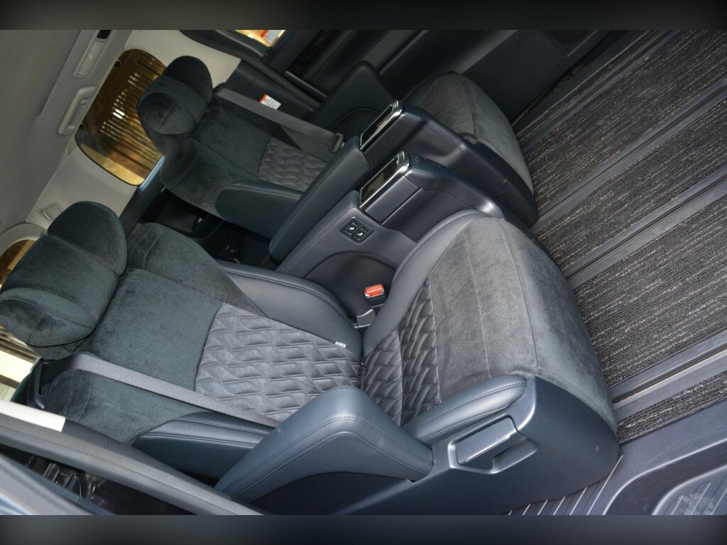 Toyota Vellfire Hybrid Black #28