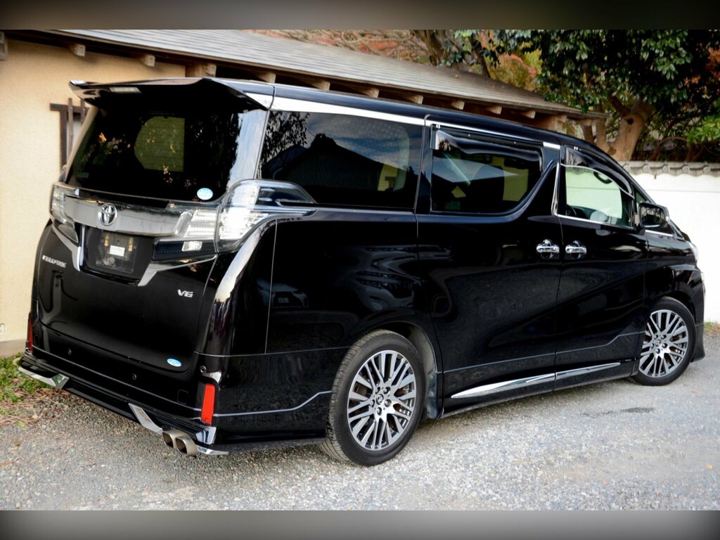 Toyota Vellfire Hybrid Black #8