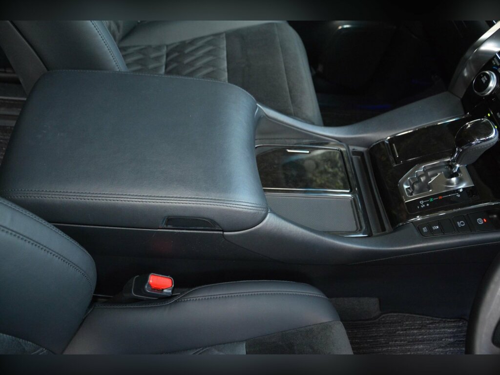 Toyota Vellfire Hybrid Black #55