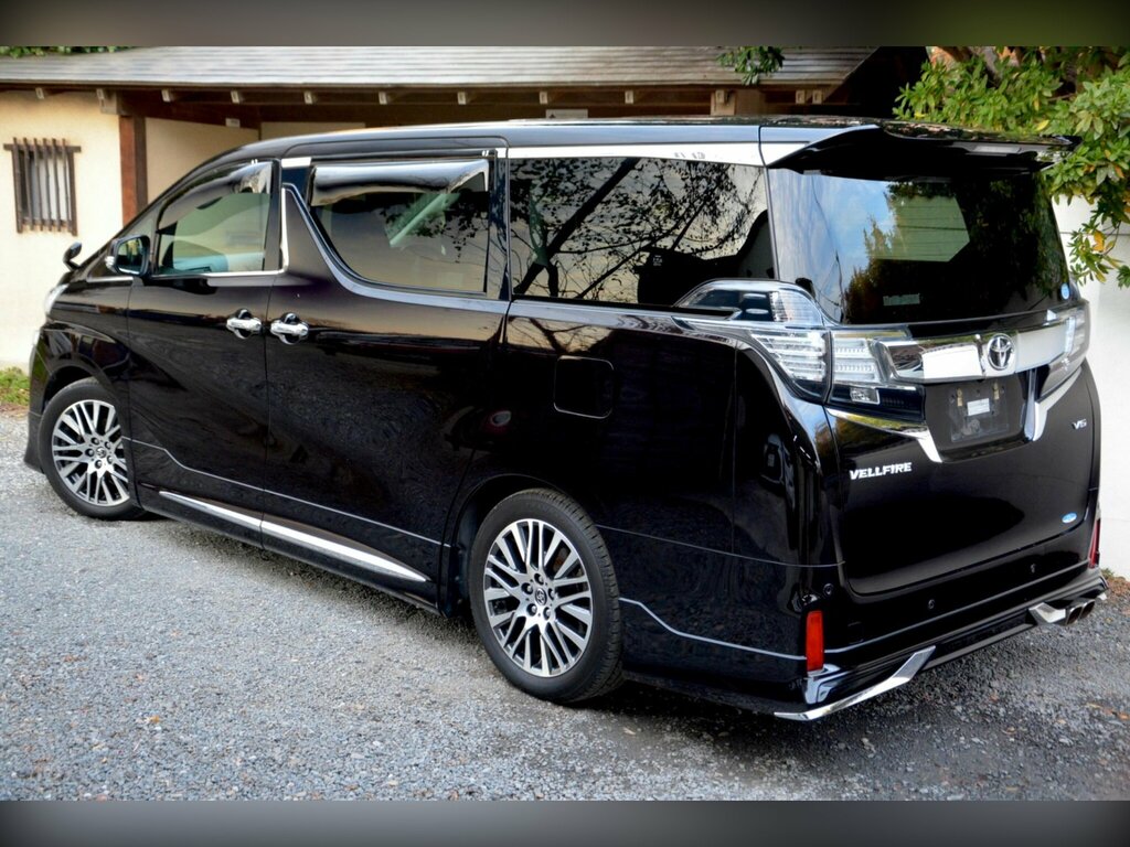 Toyota Vellfire Hybrid Black #14