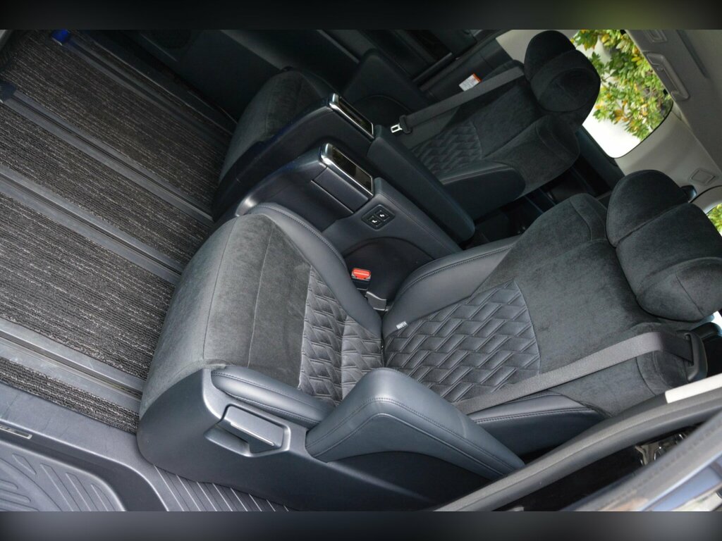 Toyota Vellfire Hybrid Black #35