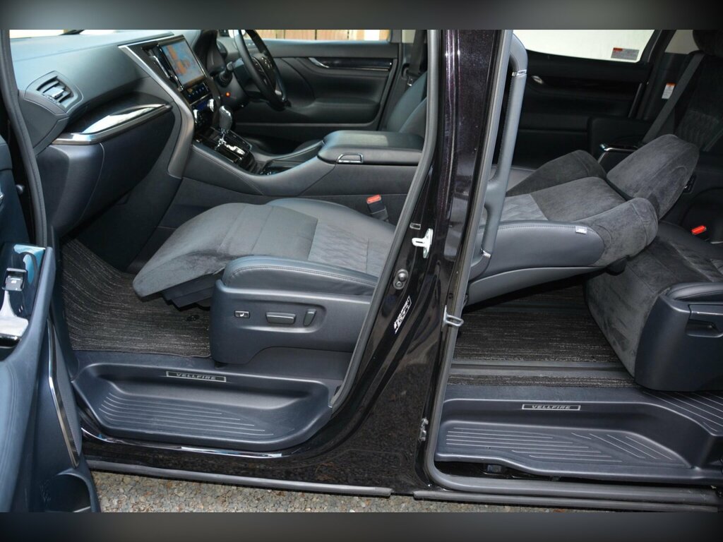 Toyota Vellfire Hybrid Black #32