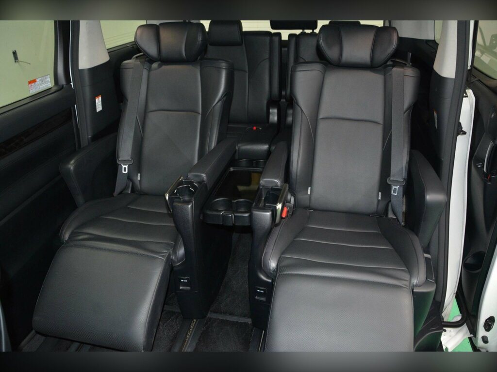 Toyota Vellfire 3.5 V6 Engine White #35