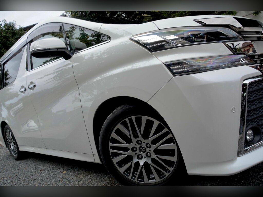 Toyota Vellfire 3.5 V6 Engine White #4
