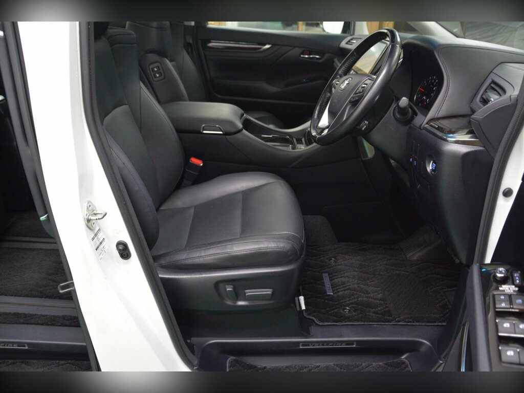Toyota Vellfire 3.5 V6 Engine White #2
