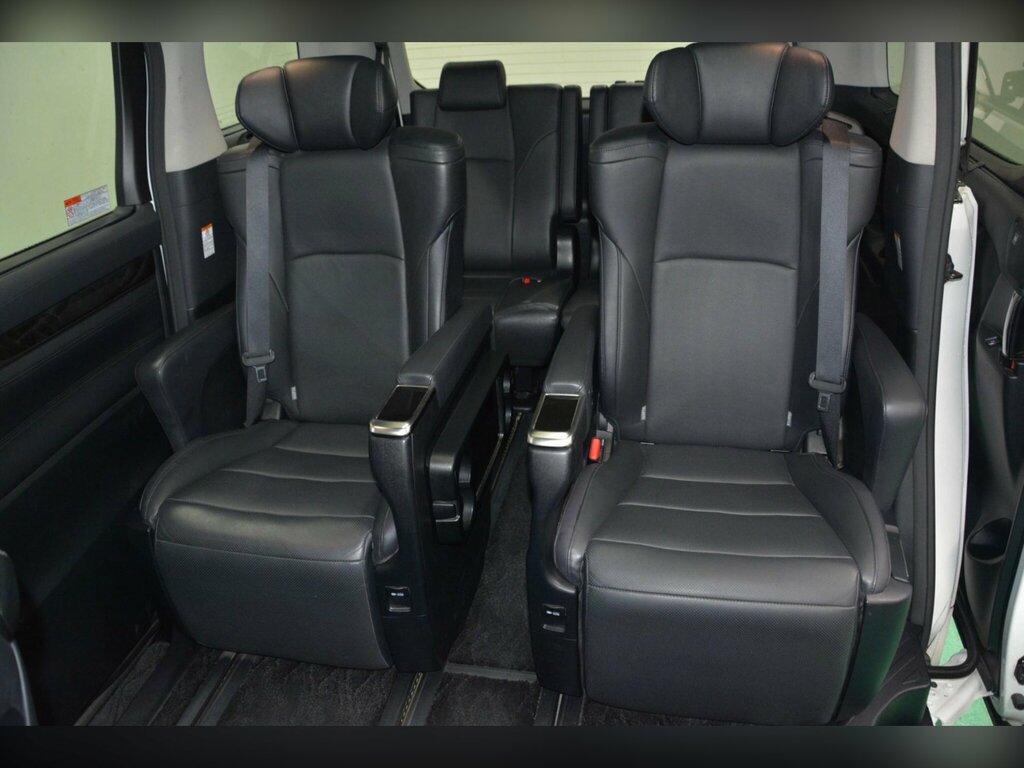 Toyota Vellfire 3.5 V6 Engine White #36
