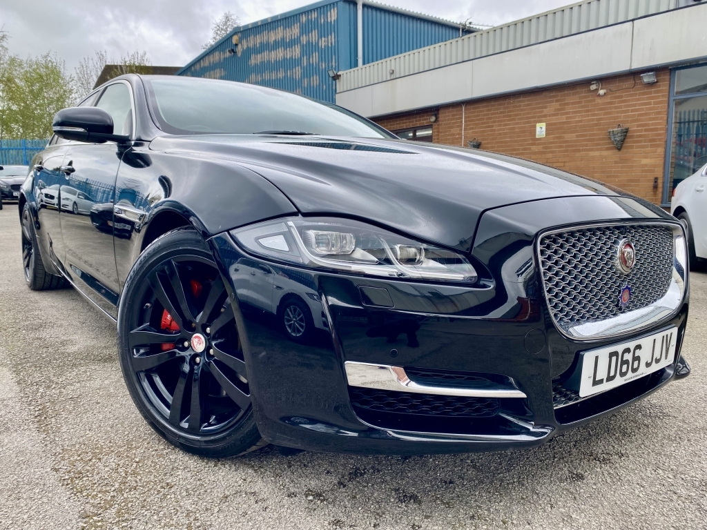Jaguar XJ Saloon 3.0 D V6 Premium Luxury L Black