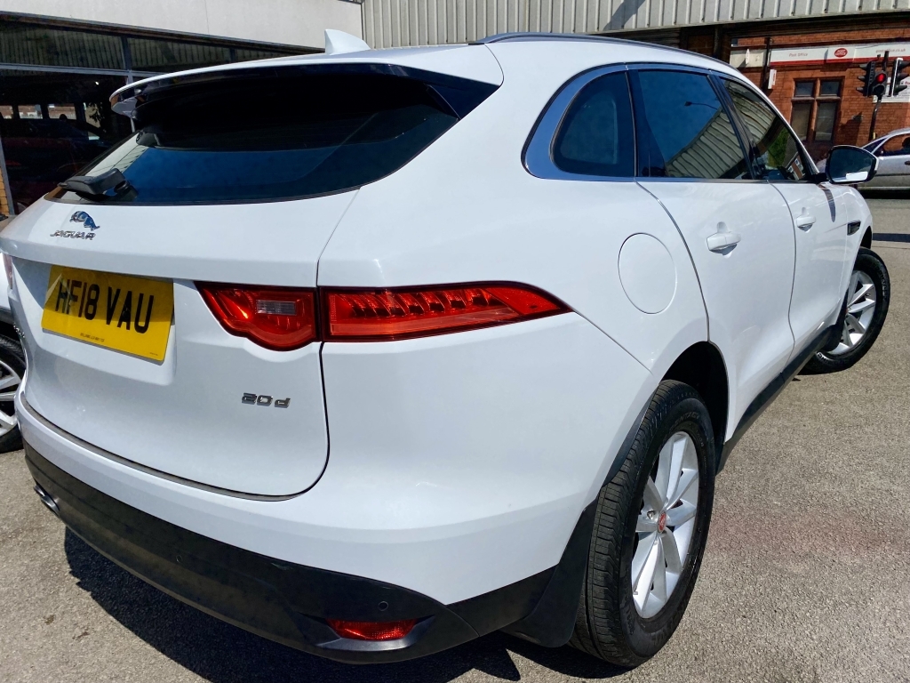 Jaguar F-Pace 2.0 Prestige C19RRM White #4