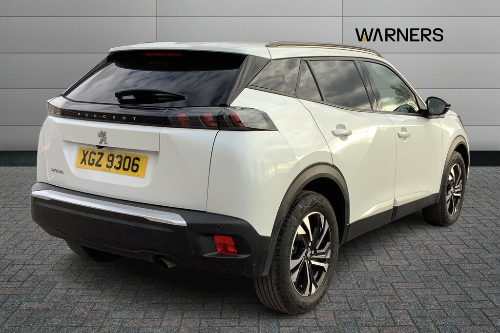 Peugeot 2008 1.2 Puretech Allure Premium XGZ9306 White #4