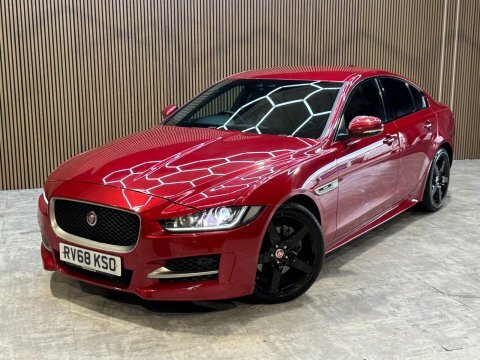 Jaguar XE 2.0 Xe R-sport RV68KSO Red #4