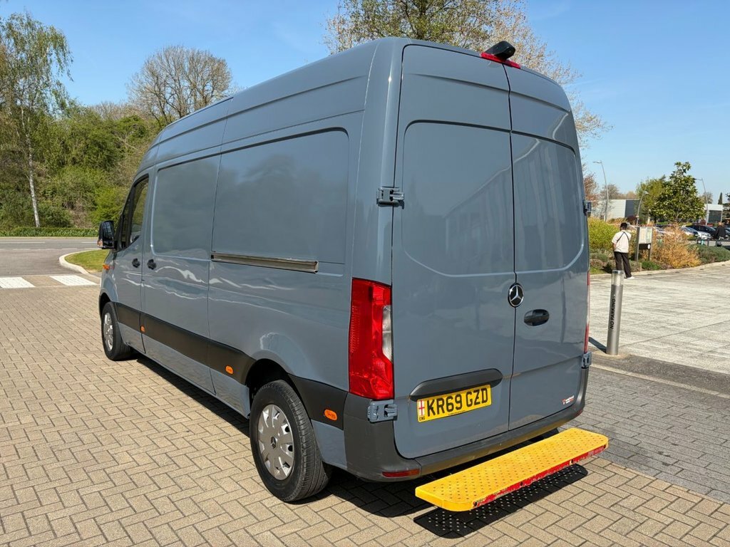 Mercedes-Benz Sprinter 2.1L Null KR69GZD Grey #4