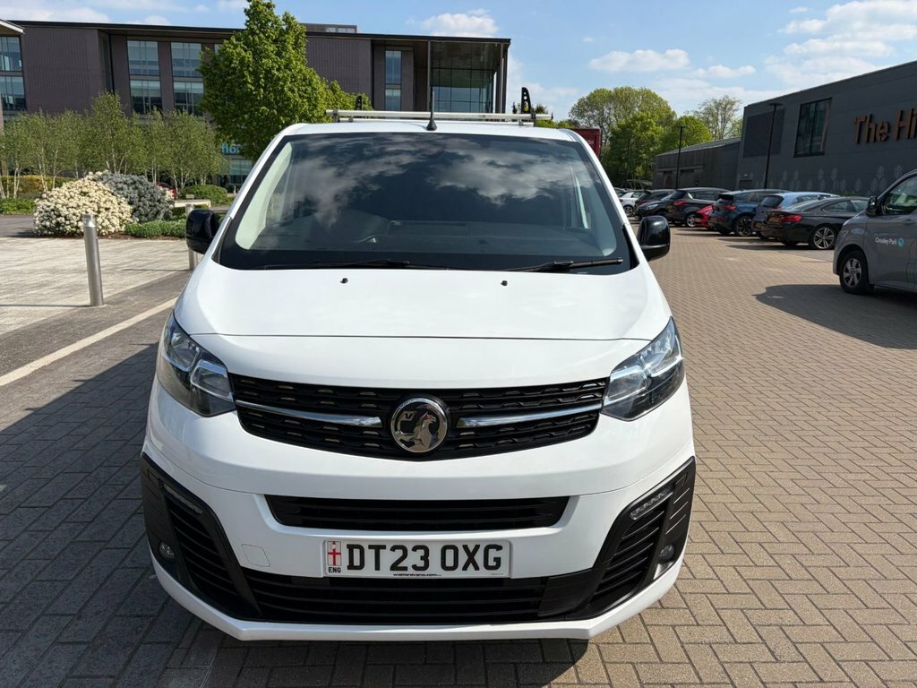 Vauxhall Vivaro 1.5L Pro 6Dr DT23OXG White #2