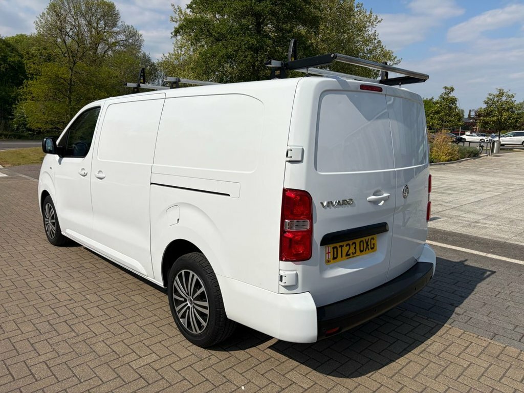 Vauxhall Vivaro 1.5L Pro 6Dr DT23OXG White #4
